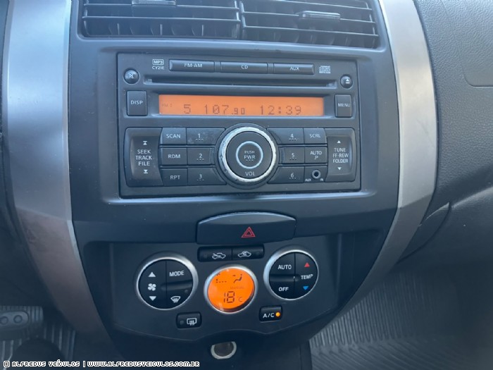 Nissan LIVINA SL1.6 2011/2012